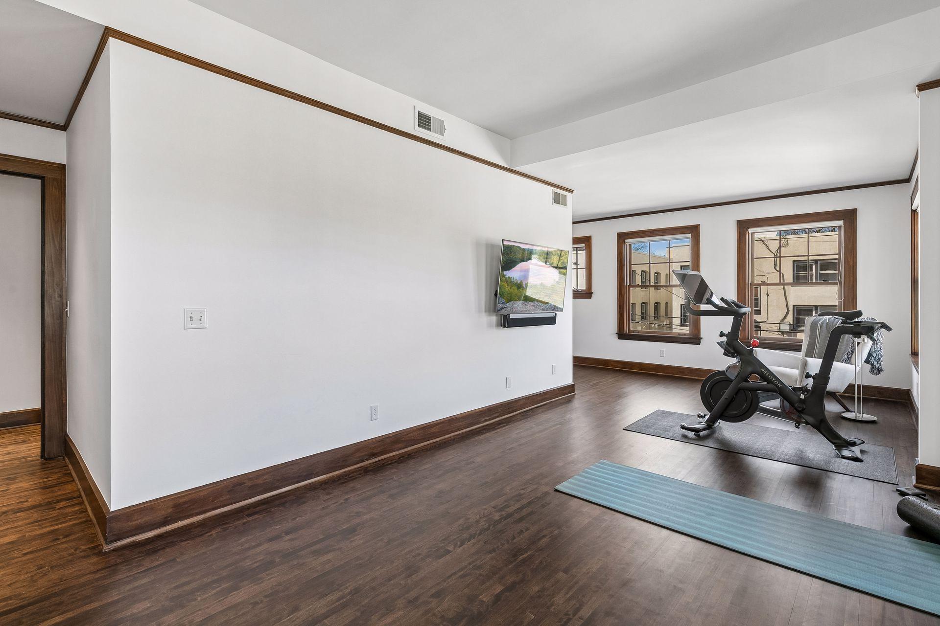 2310 Humboldt Avenue S