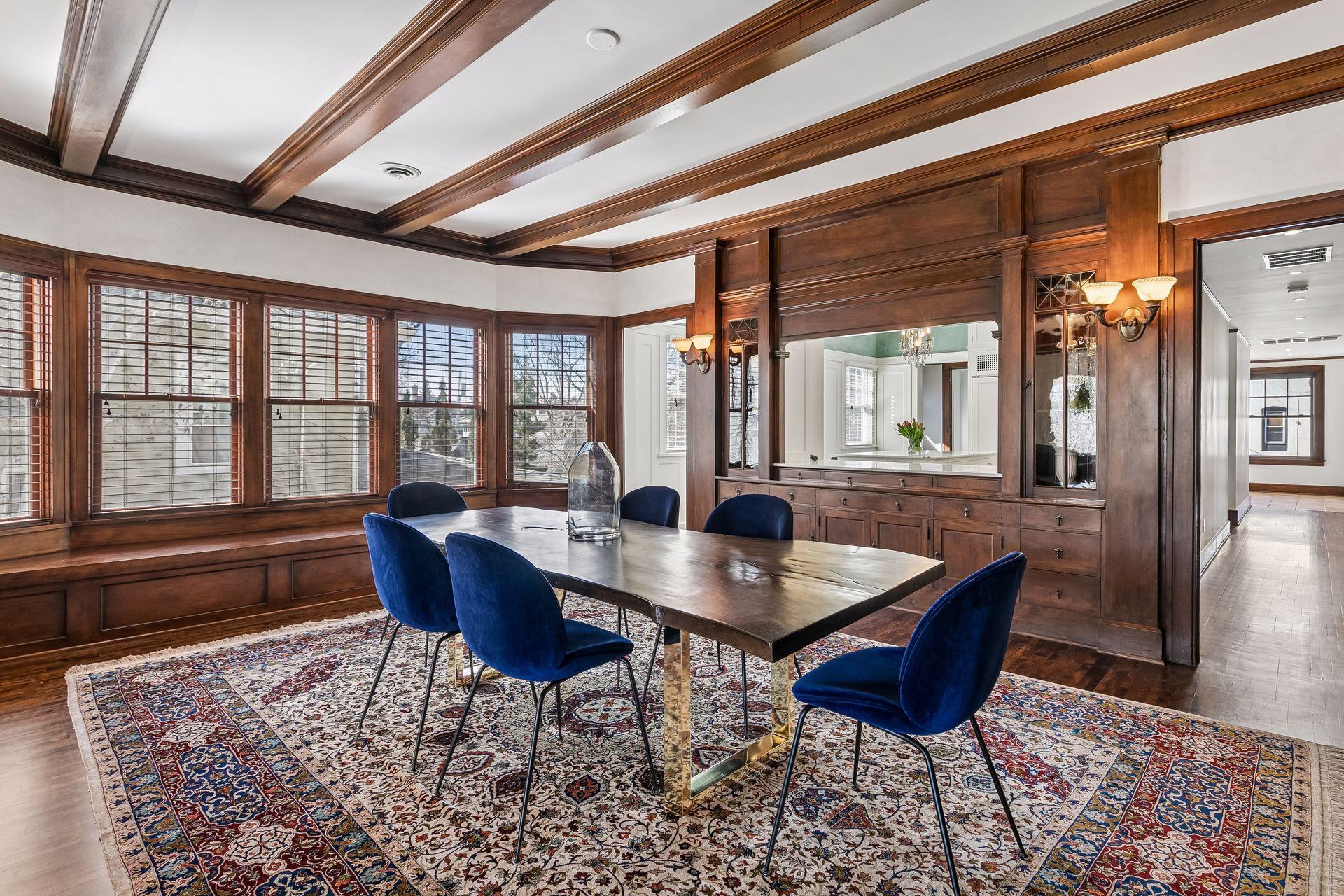 2310 Humboldt Avenue S