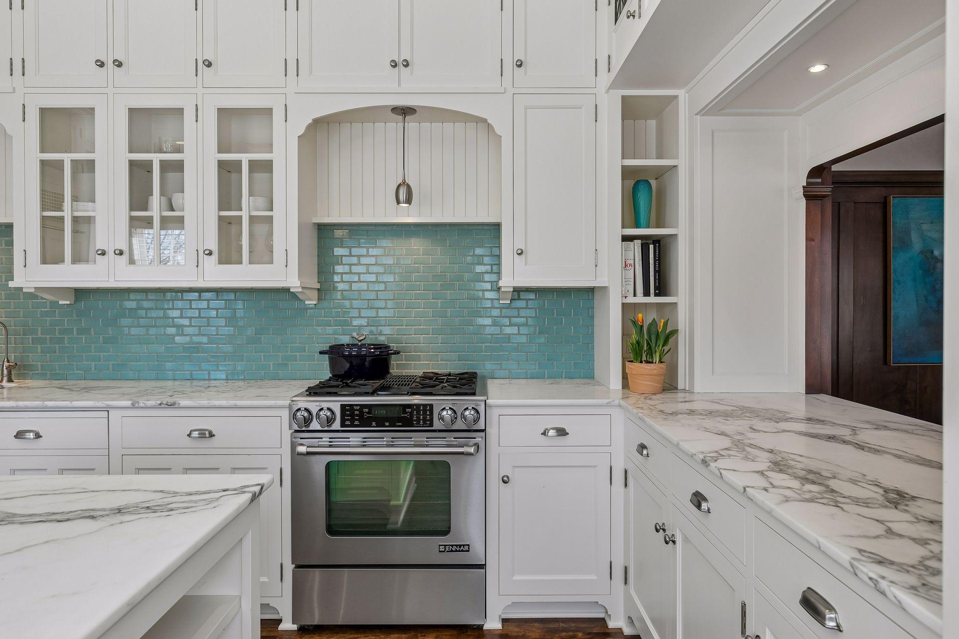 2310 Humboldt Avenue S