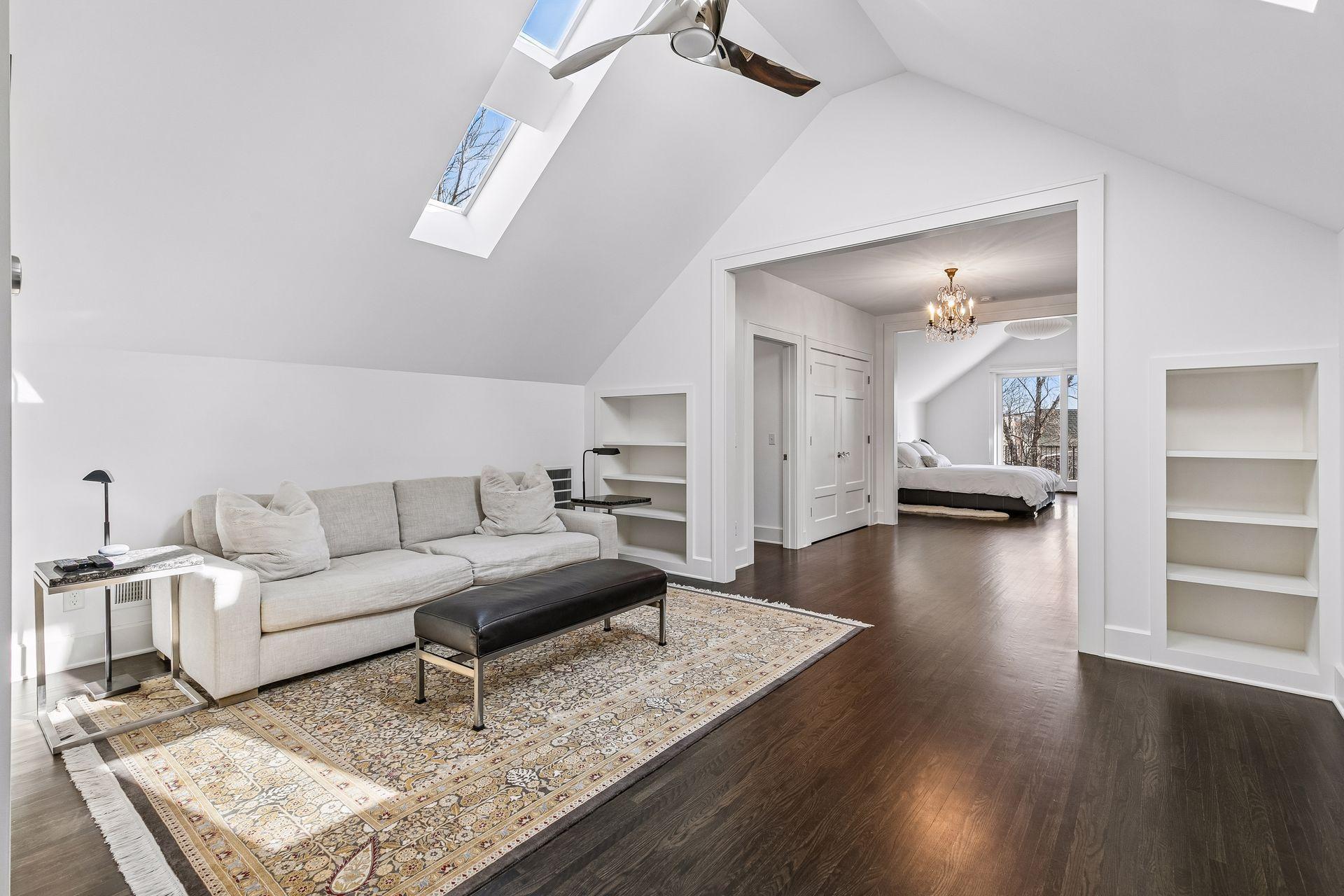 2310 Humboldt Avenue S