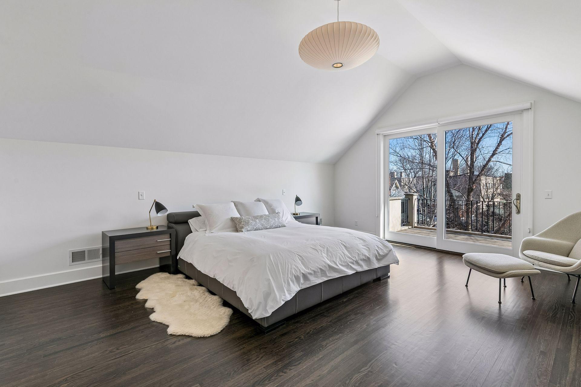 2310 Humboldt Avenue S