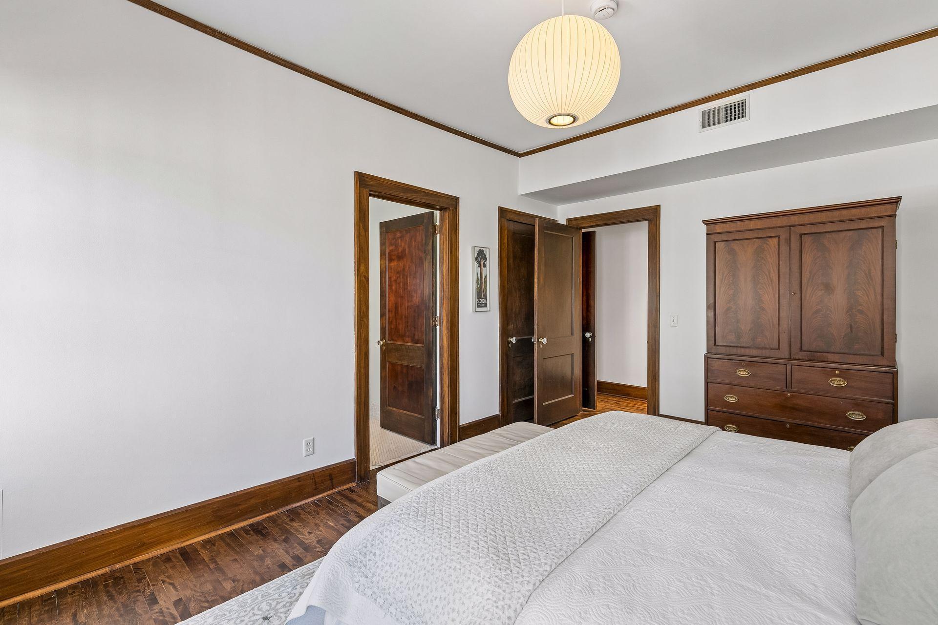 2310 Humboldt Avenue S