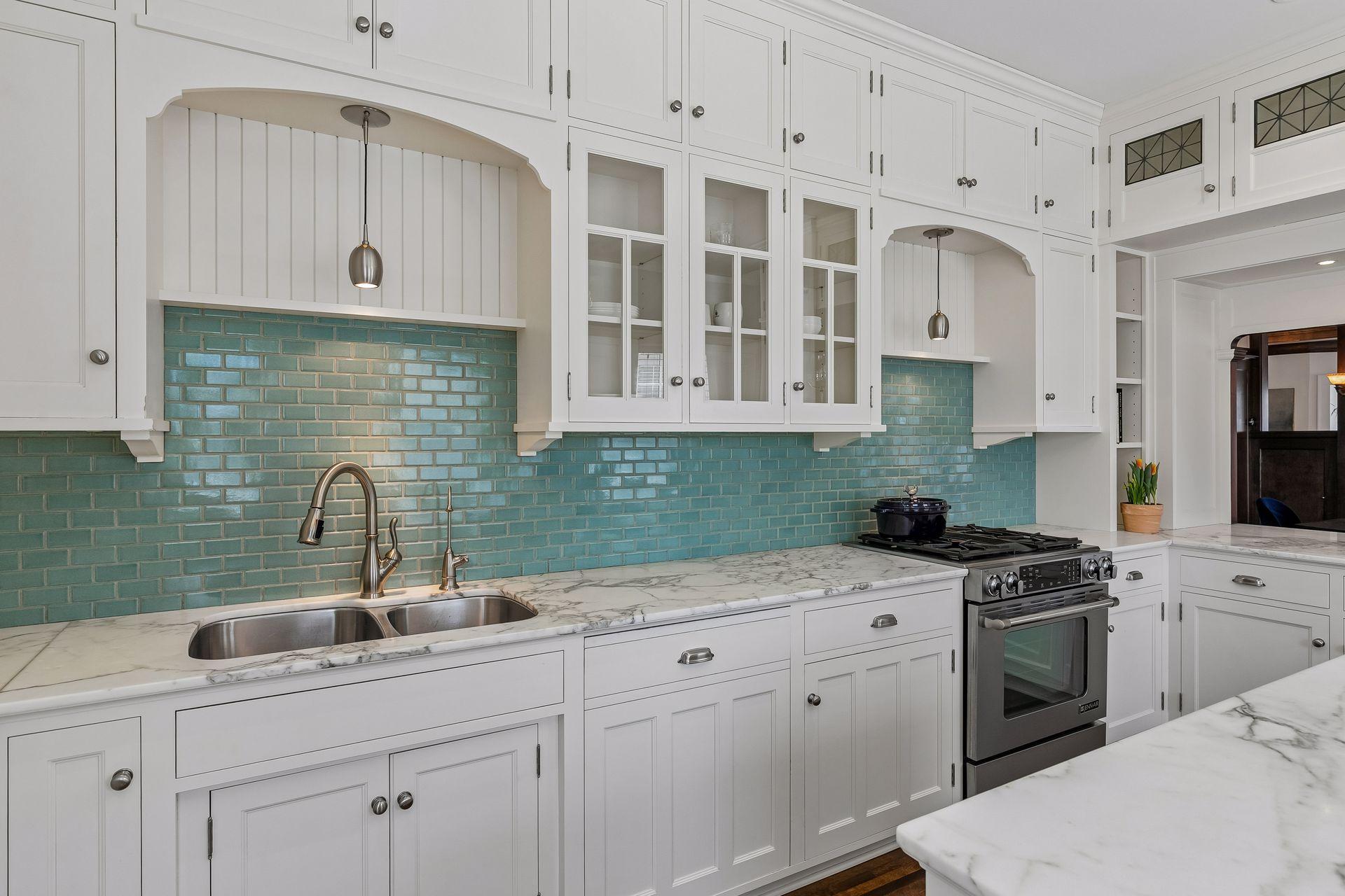 2310 Humboldt Avenue S