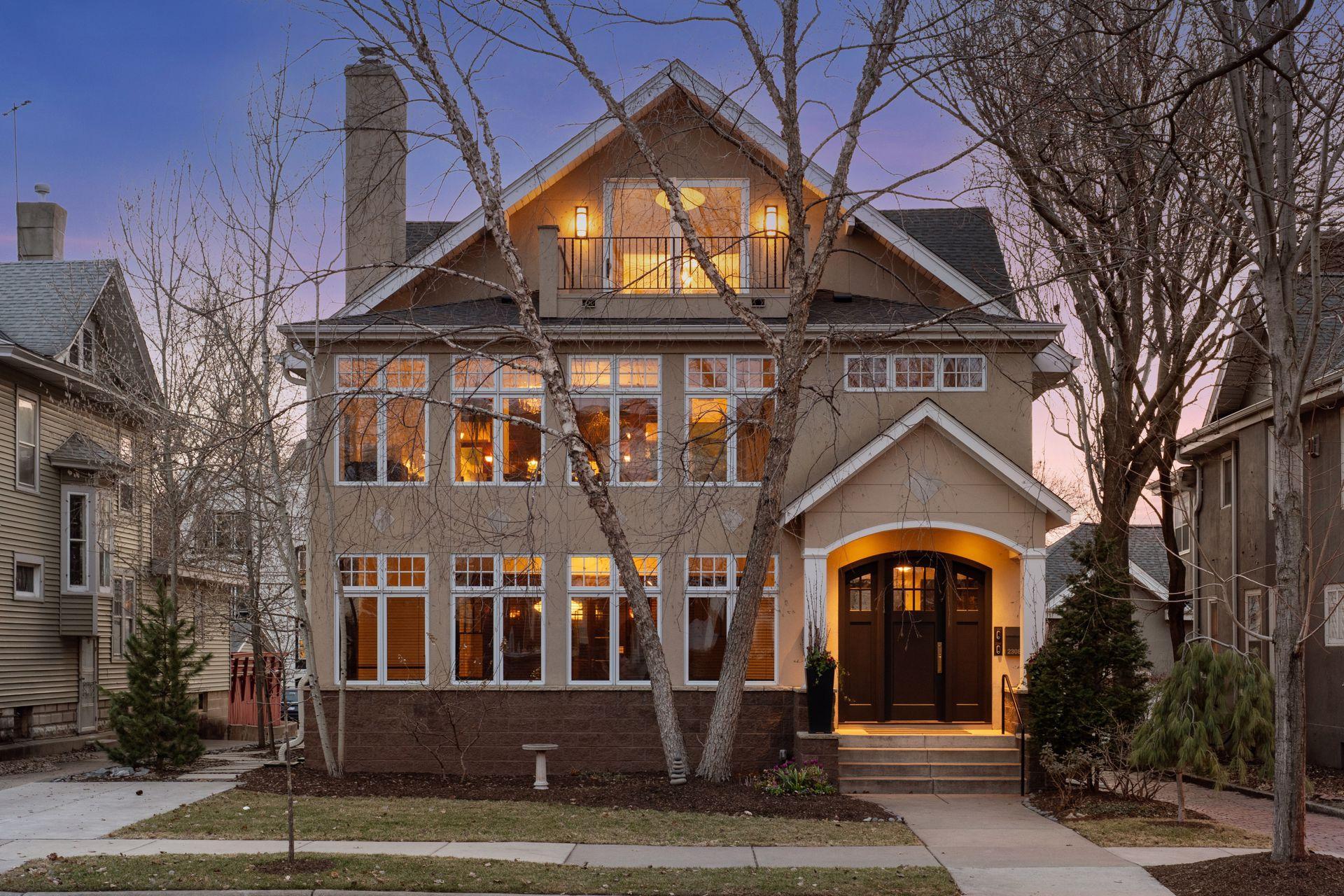 2310 Humboldt Avenue S