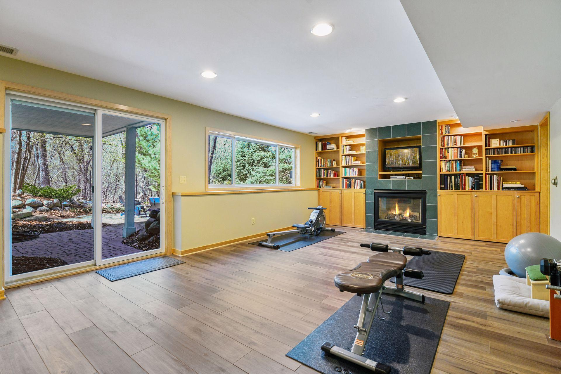 13860 Lake Street Extension