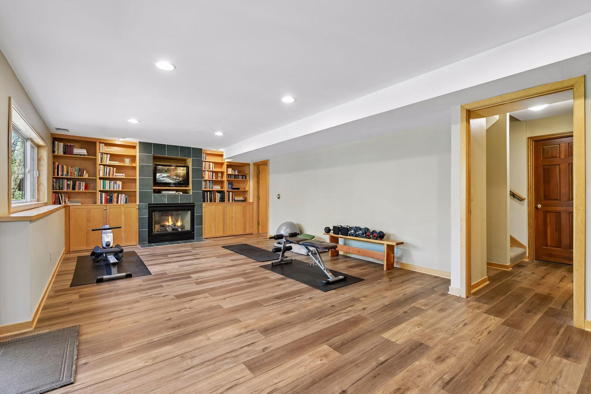 13860 Lake Street Extension