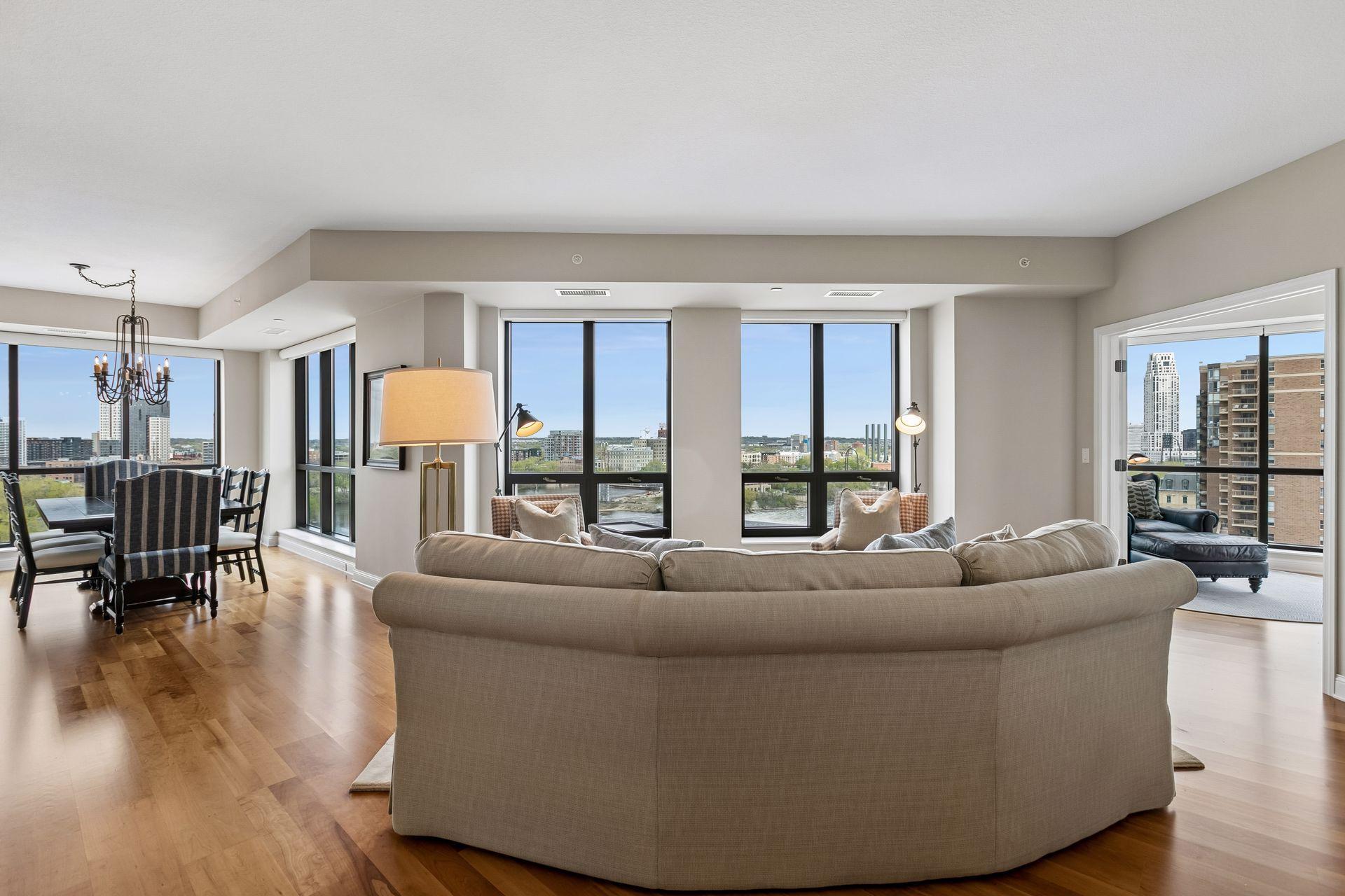 100 3rd Avenue S Unit: 1102