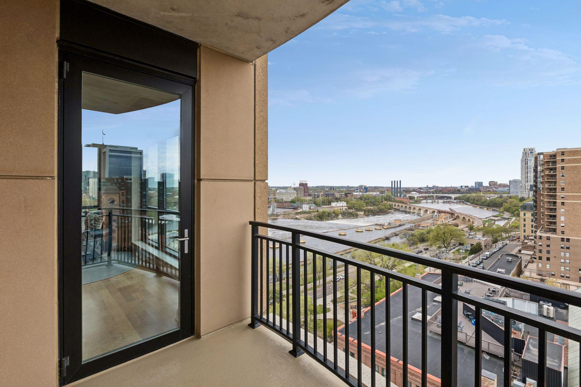 100 3rd Avenue S Unit: 1102