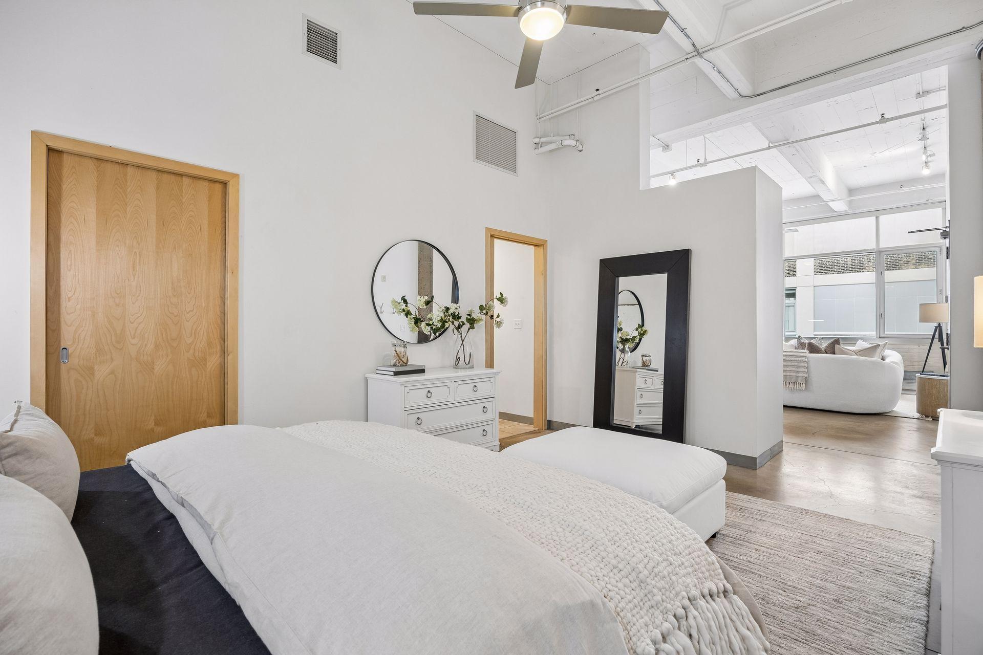 700 Washington Avenue N Unit: 419
