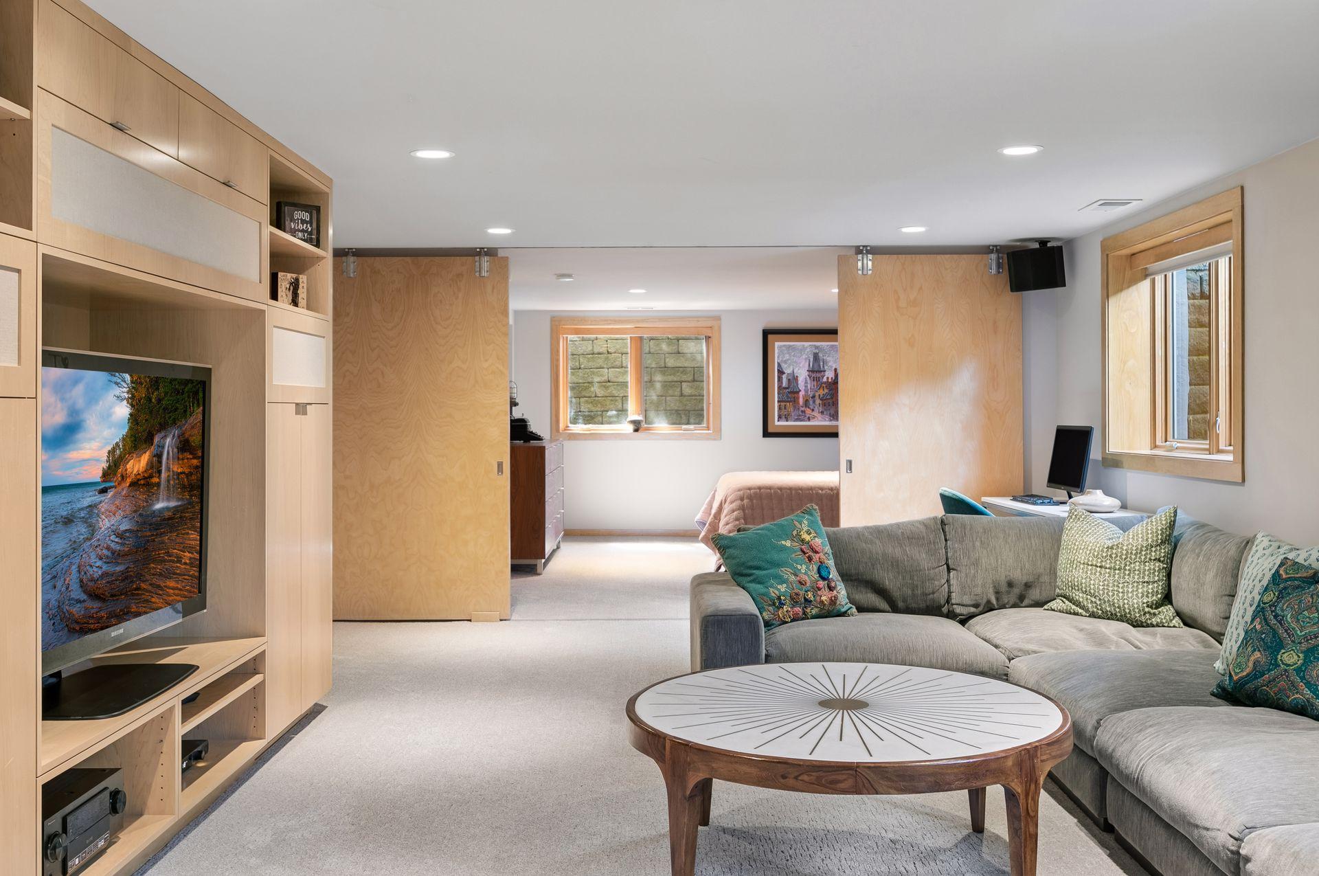 3225 W 38th Street