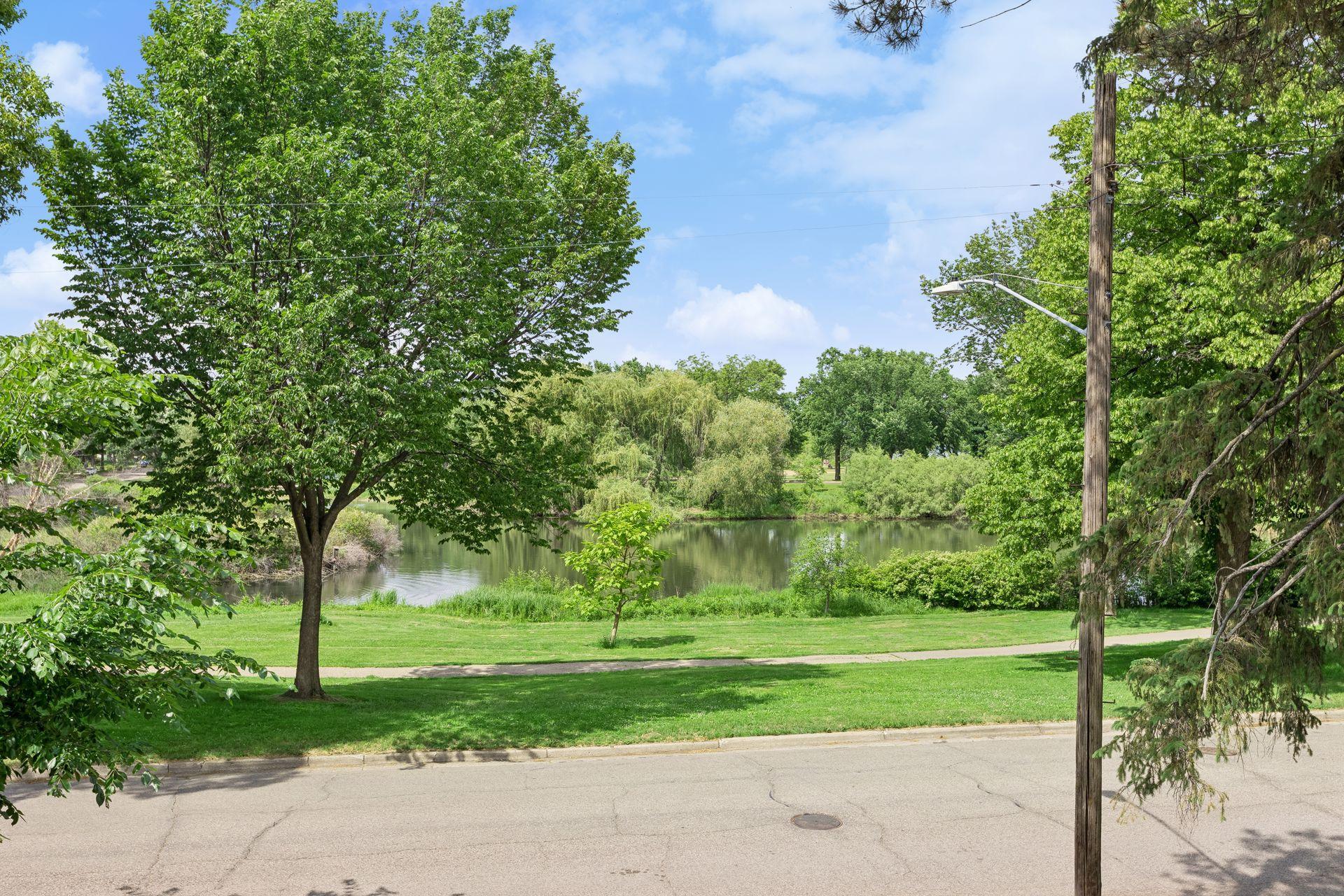 3225 W 38th Street