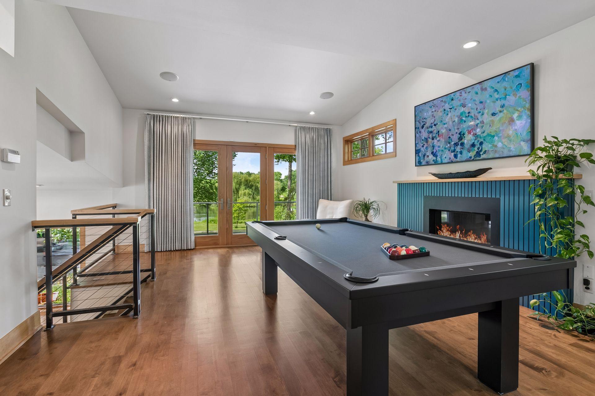 3225 W 38th Street