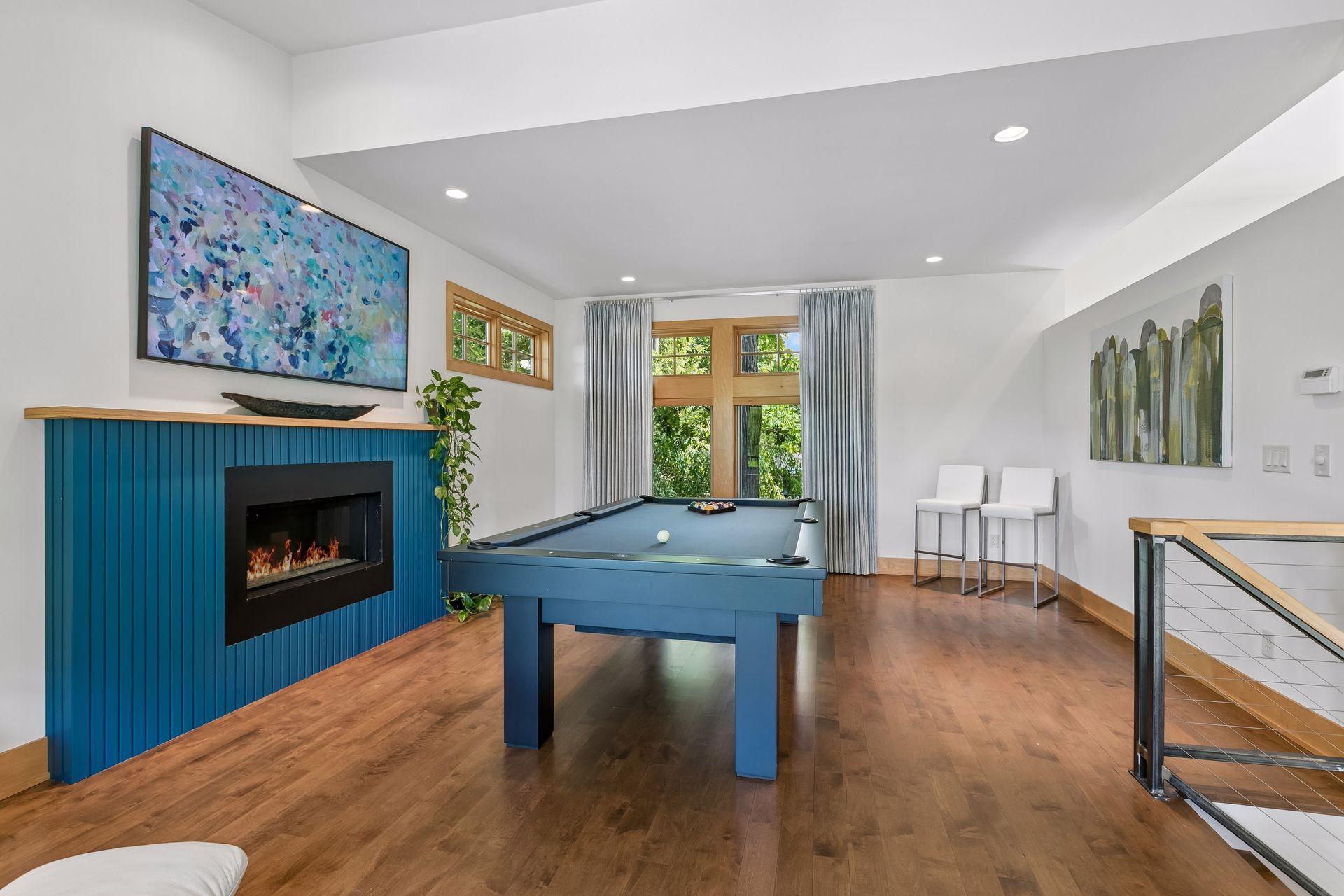 3225 W 38th Street