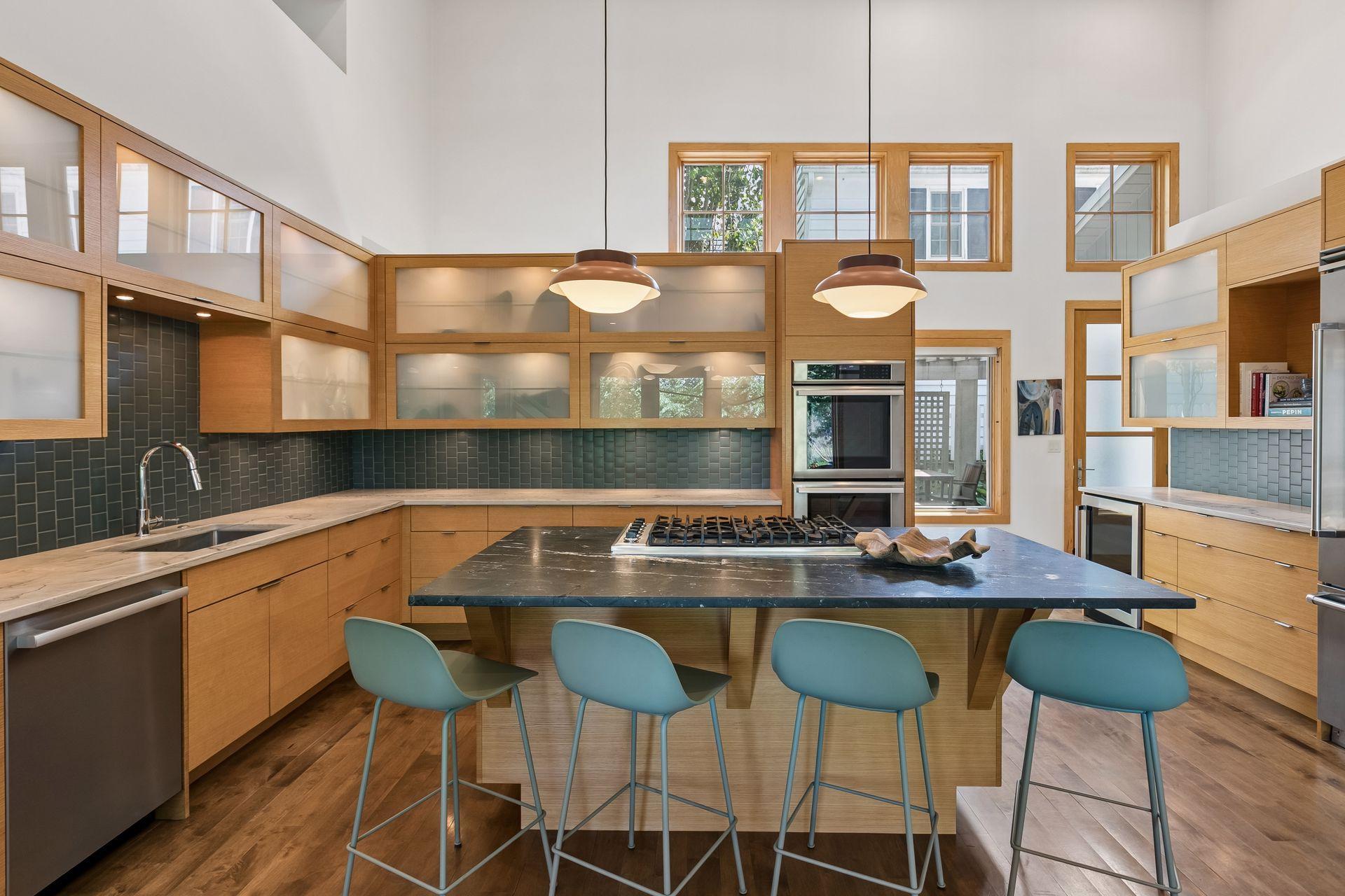 3225 W 38th Street