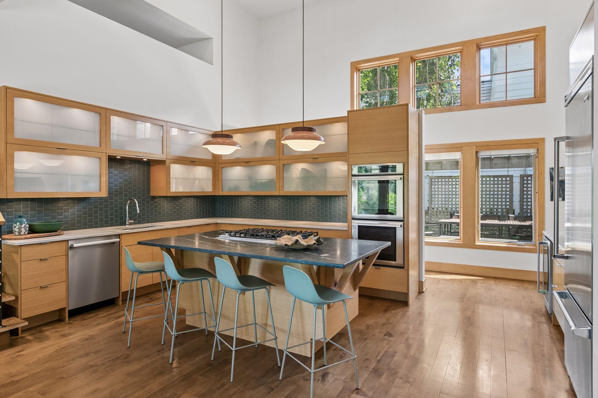 3225 W 38th Street