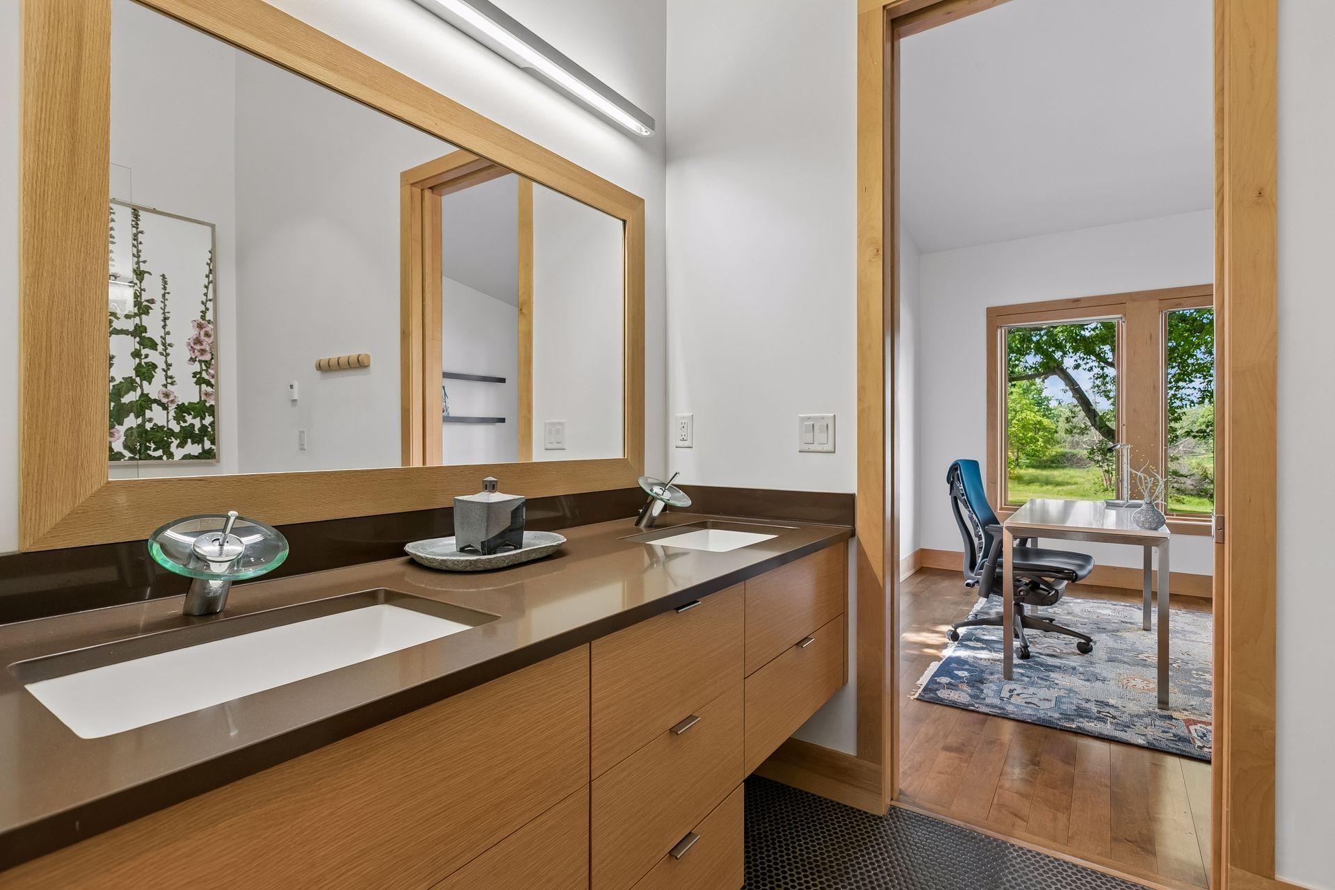 3225 W 38th Street