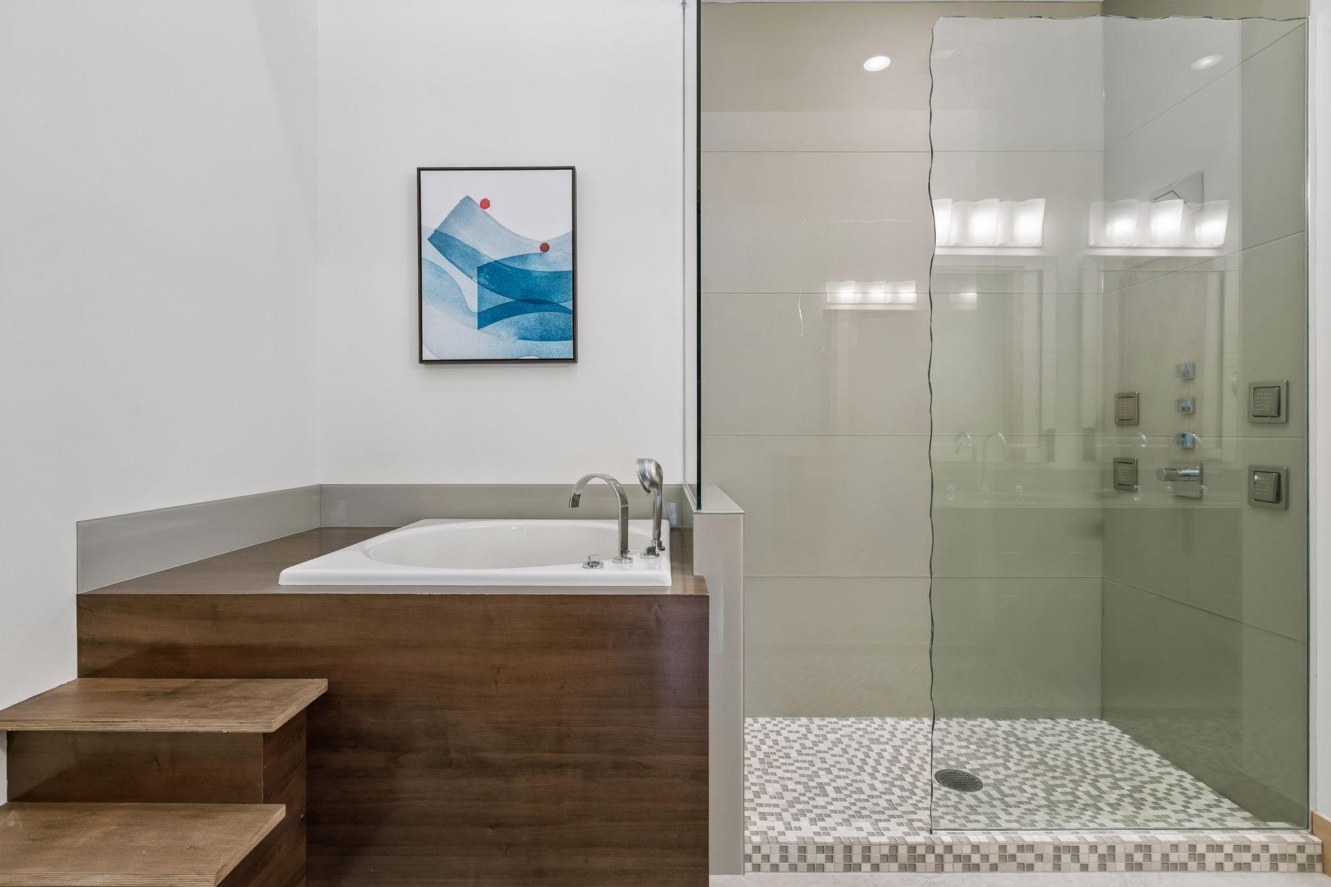 3225 W 38th Street