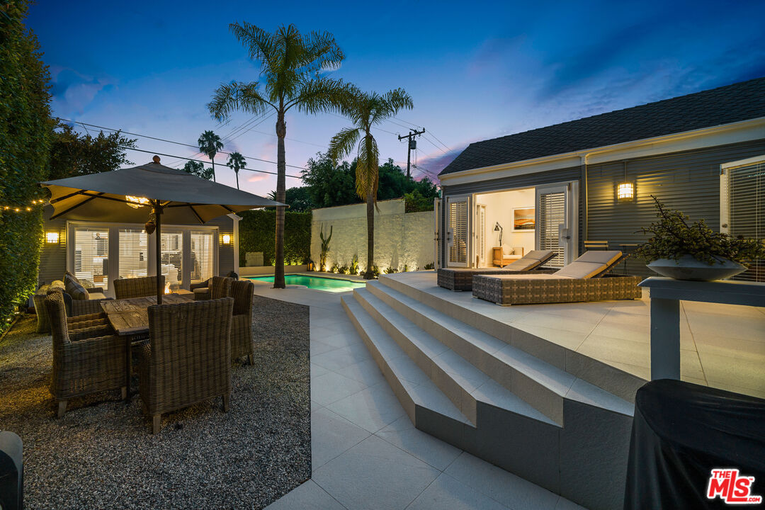 341 Westbourne Dr