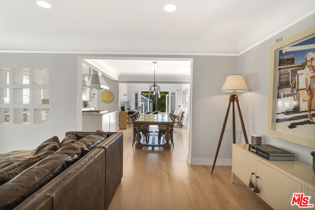 341 Westbourne Dr
