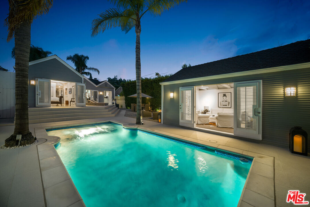 341 Westbourne Dr