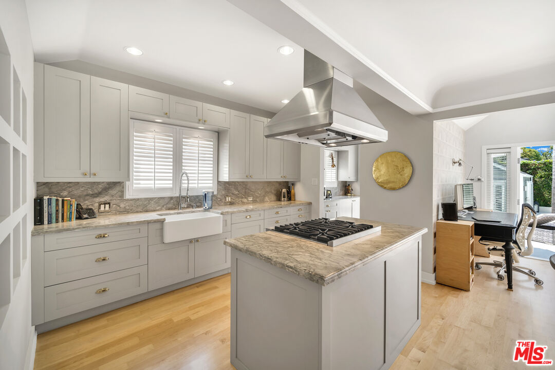 341 Westbourne Dr