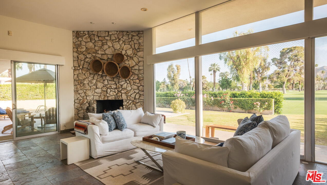 37661 Peacock Cir