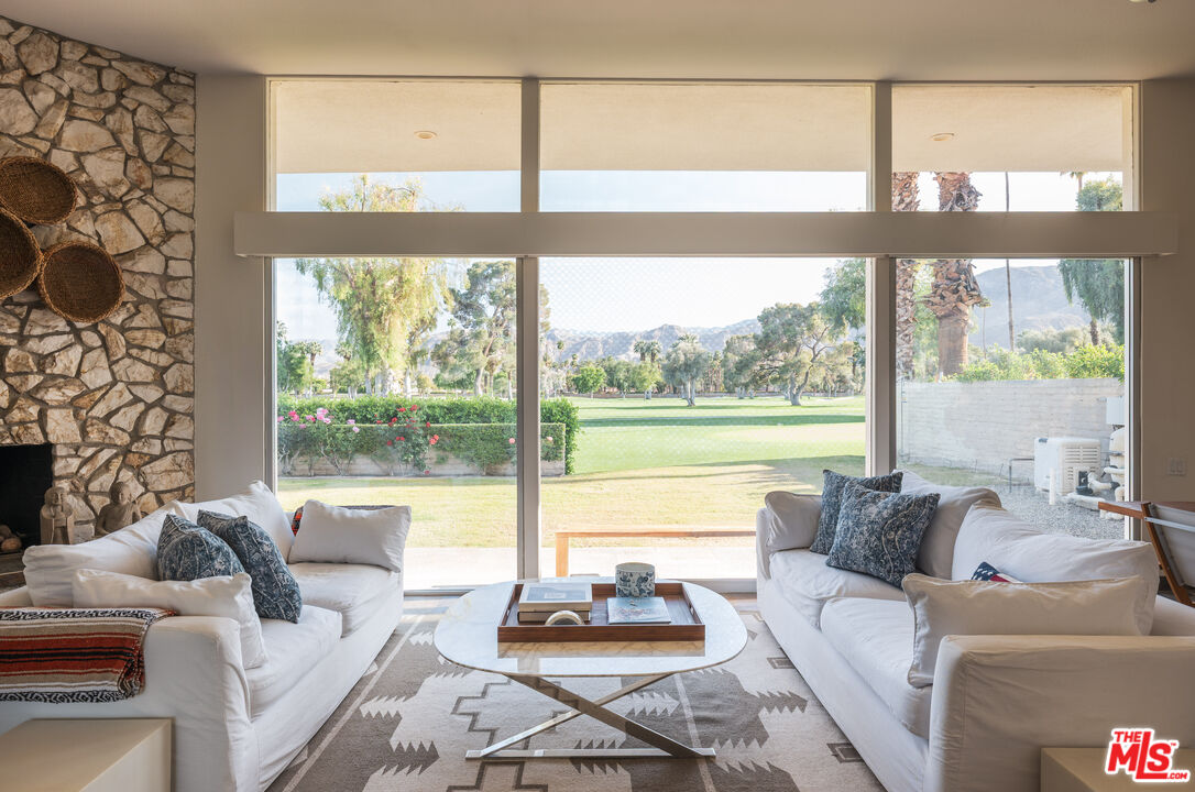 37661 Peacock Cir
