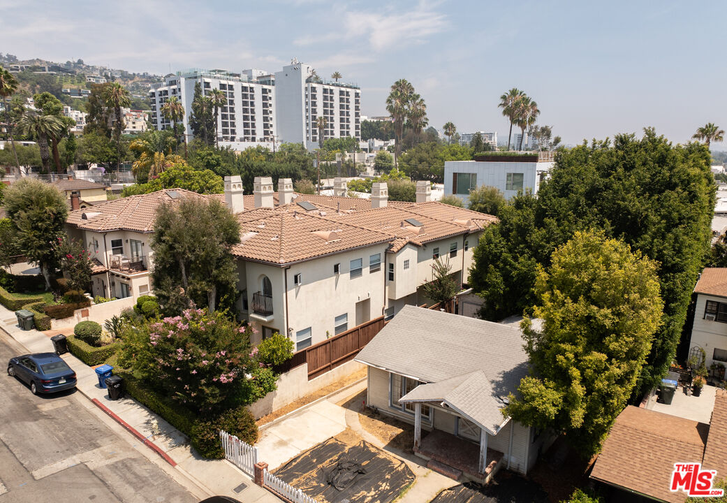 926 Hilldale Ave