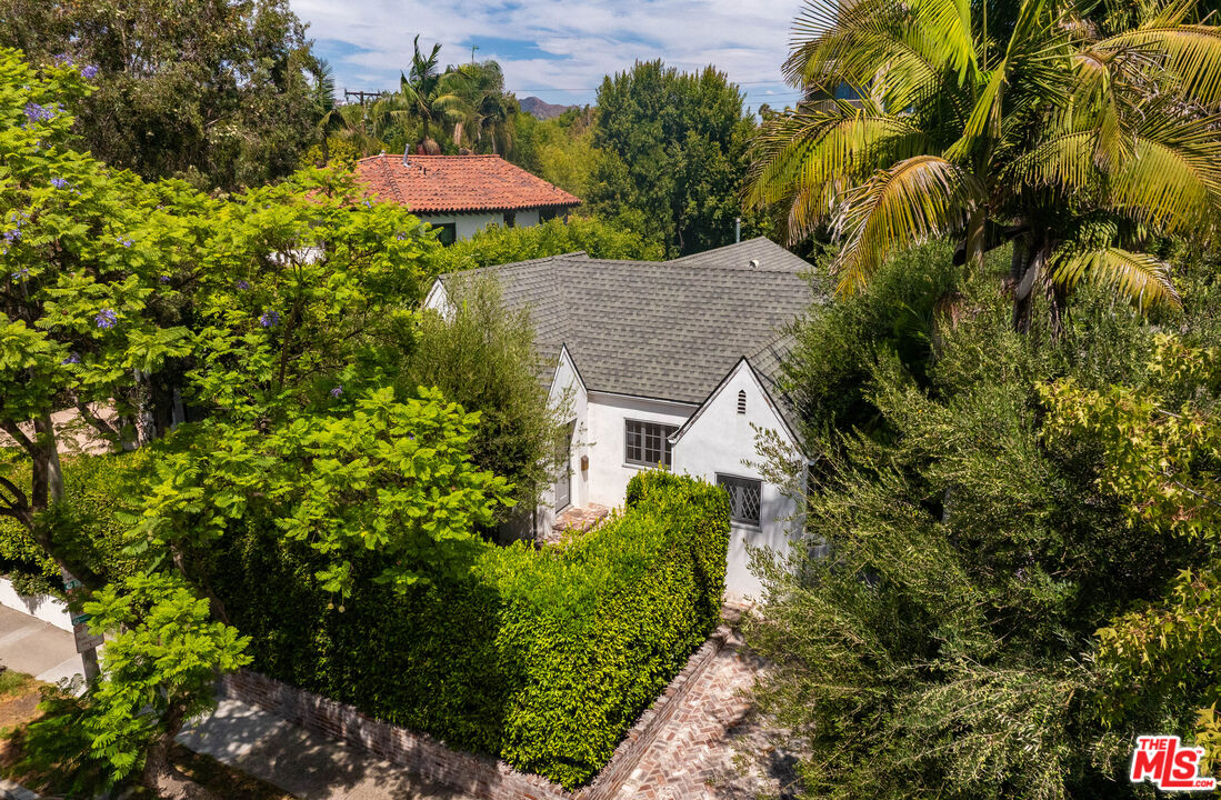 366 Westbourne Dr