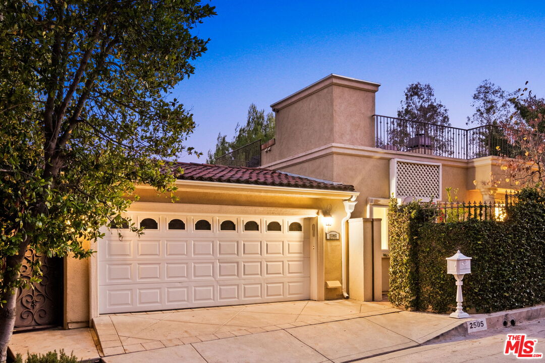 2505 Bowmont Dr