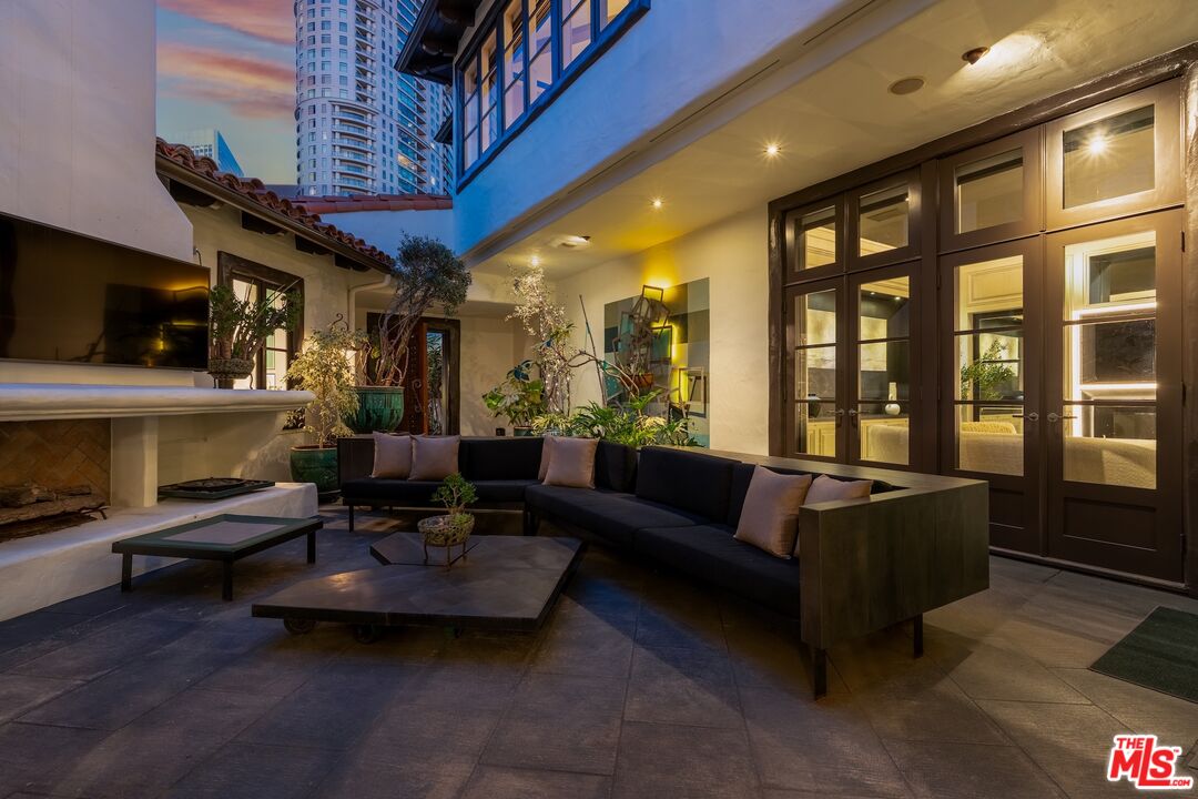 10288 Century Woods Dr