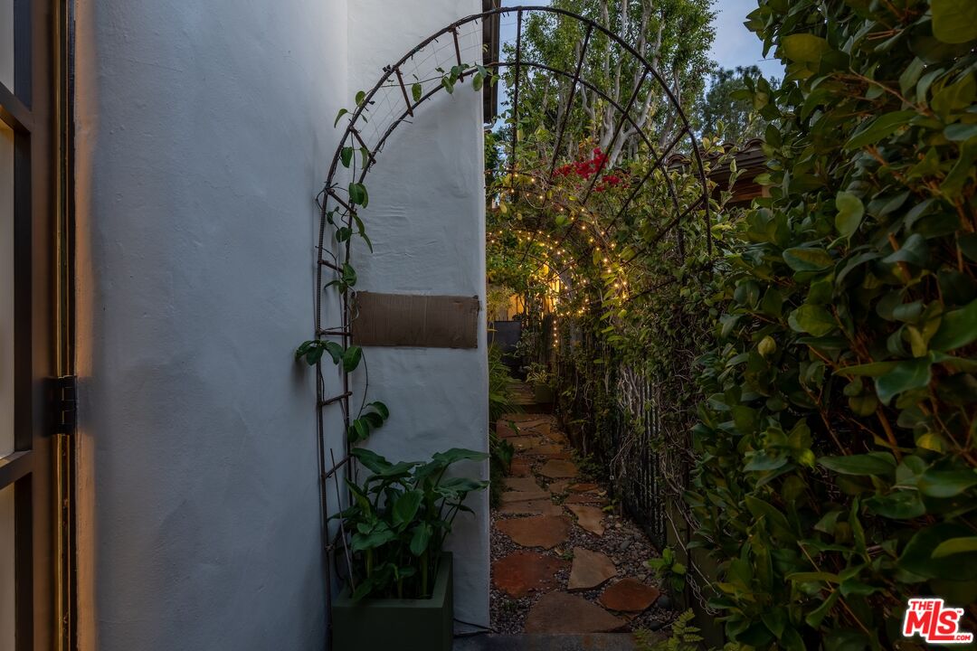 10288 Century Woods Dr