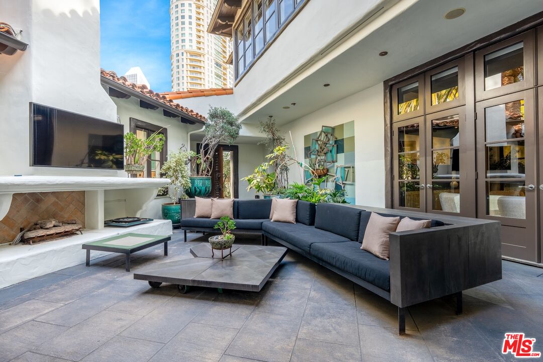 10288 Century Woods Dr