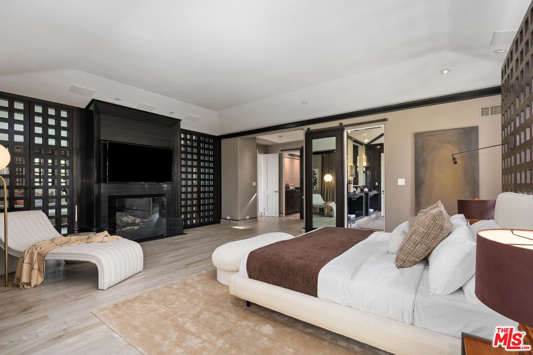 10288 Century Woods Dr