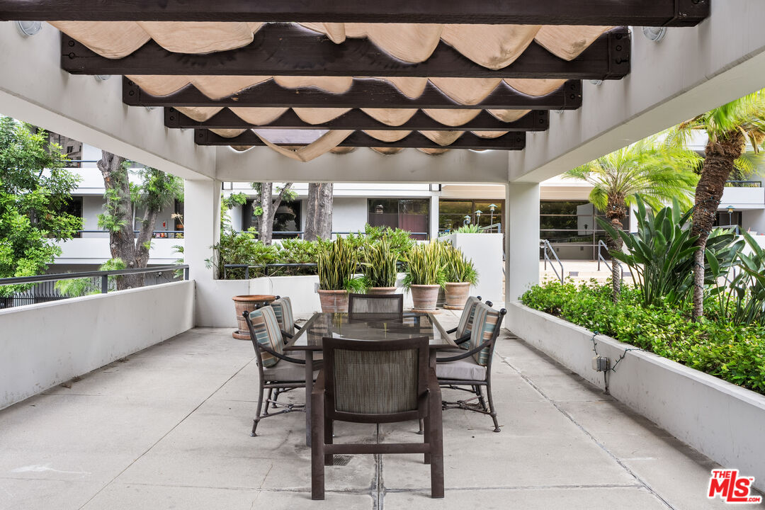 600 W 9th St Unit: 1512