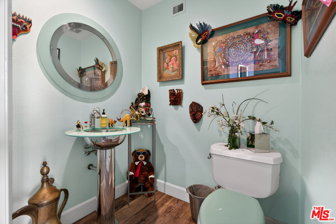 600 W 9th St Unit: 1512