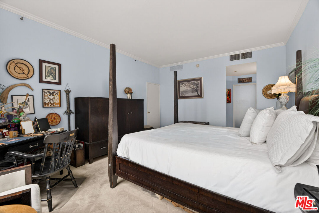 600 W 9th St Unit: 1512