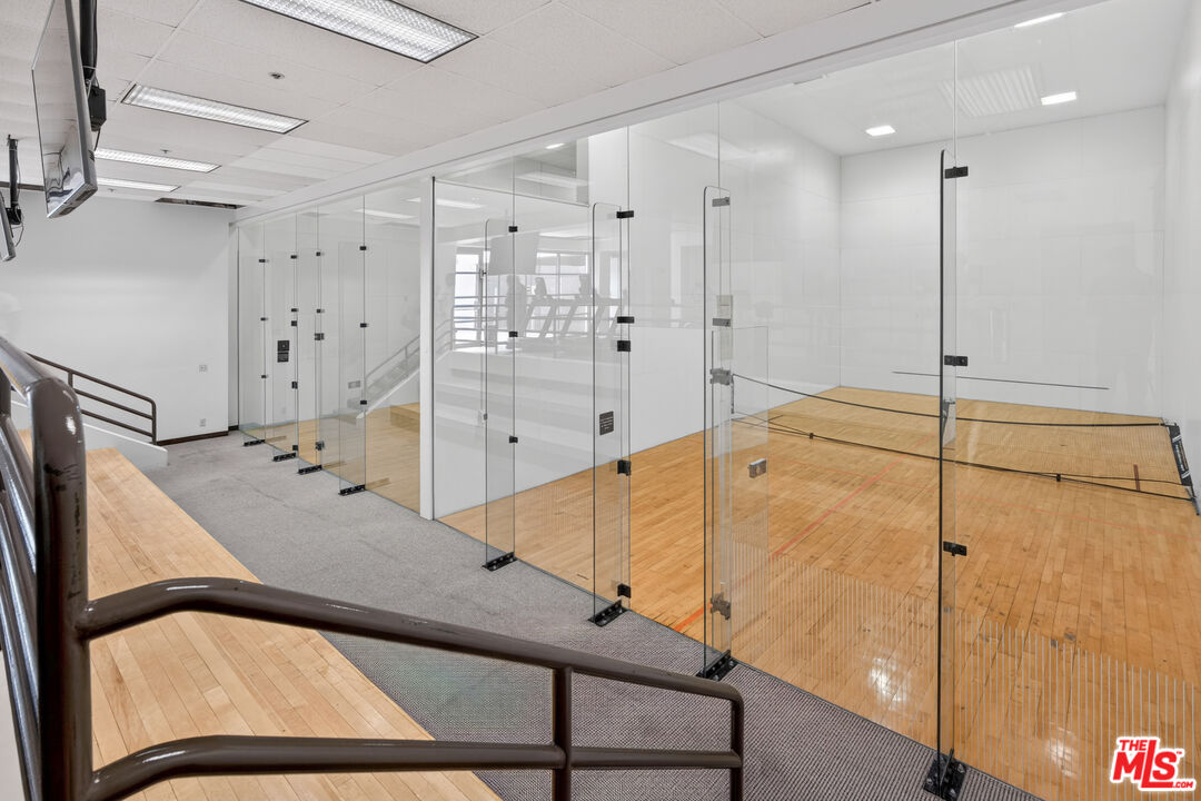 600 W 9th St Unit: 1512