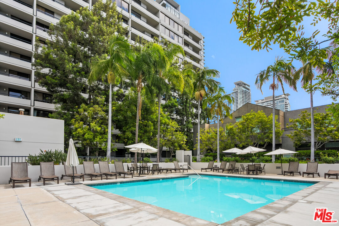 600 W 9th St Unit: 1512