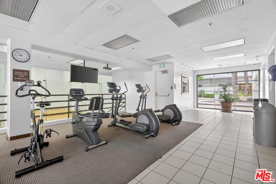 600 W 9th St Unit: 1512