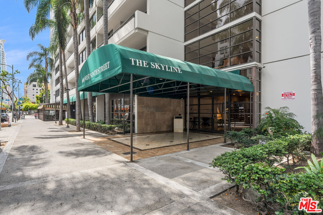 600 W 9th St Unit: 1512