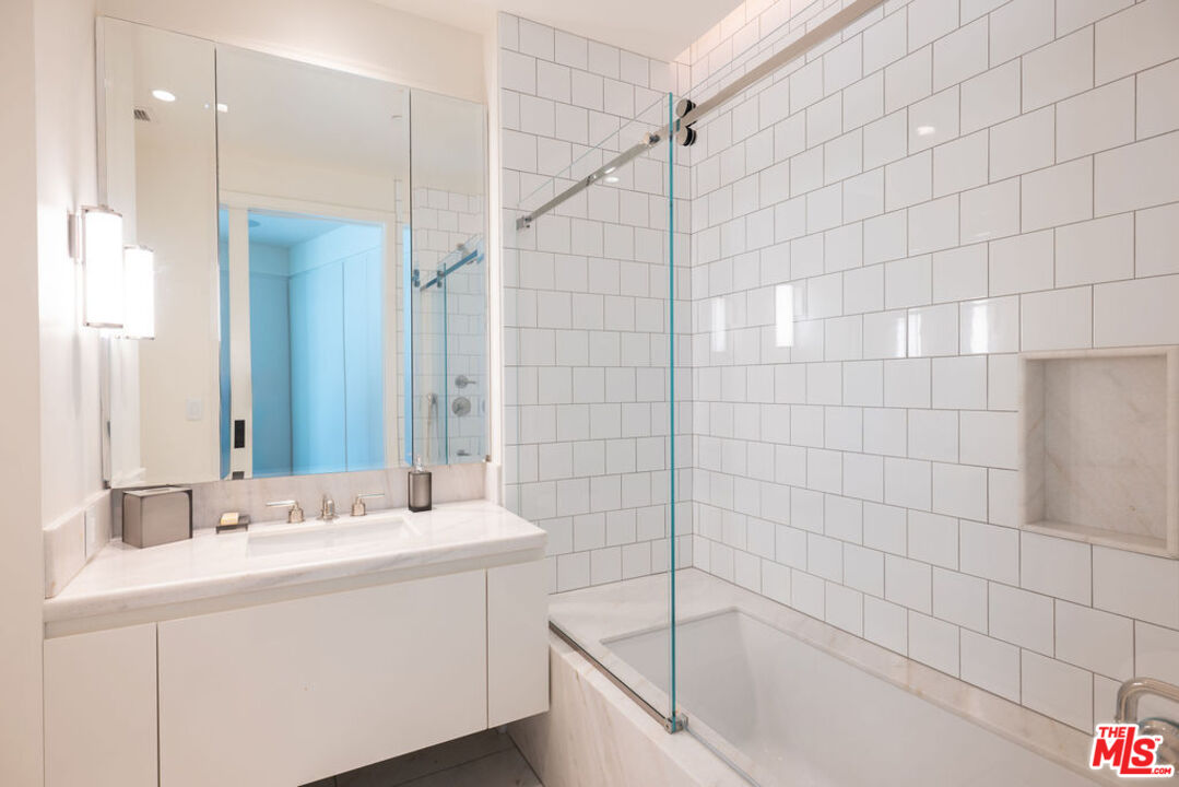 8420 W Sunset Blvd Unit: 602