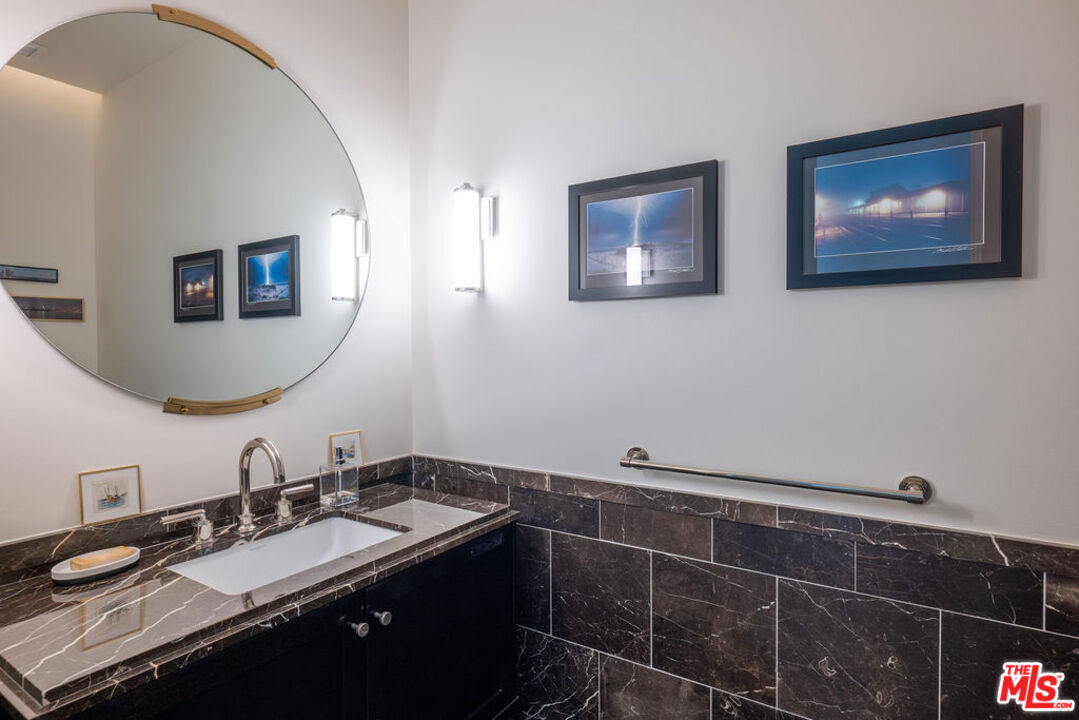 8420 W Sunset Blvd Unit: 602