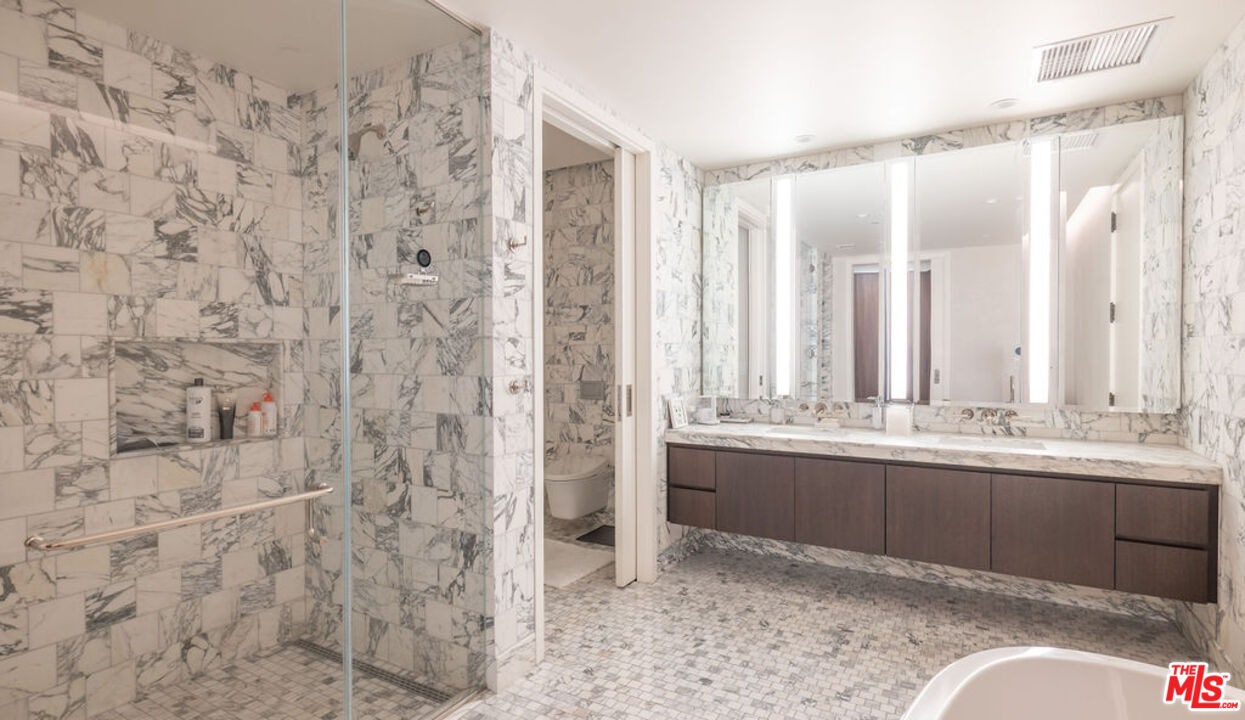 8420 W Sunset Blvd Unit: 602
