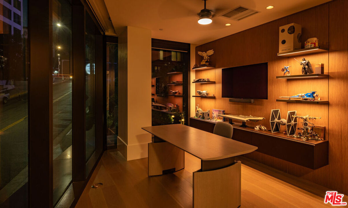 8420 Sunset Blvd Unit: 602