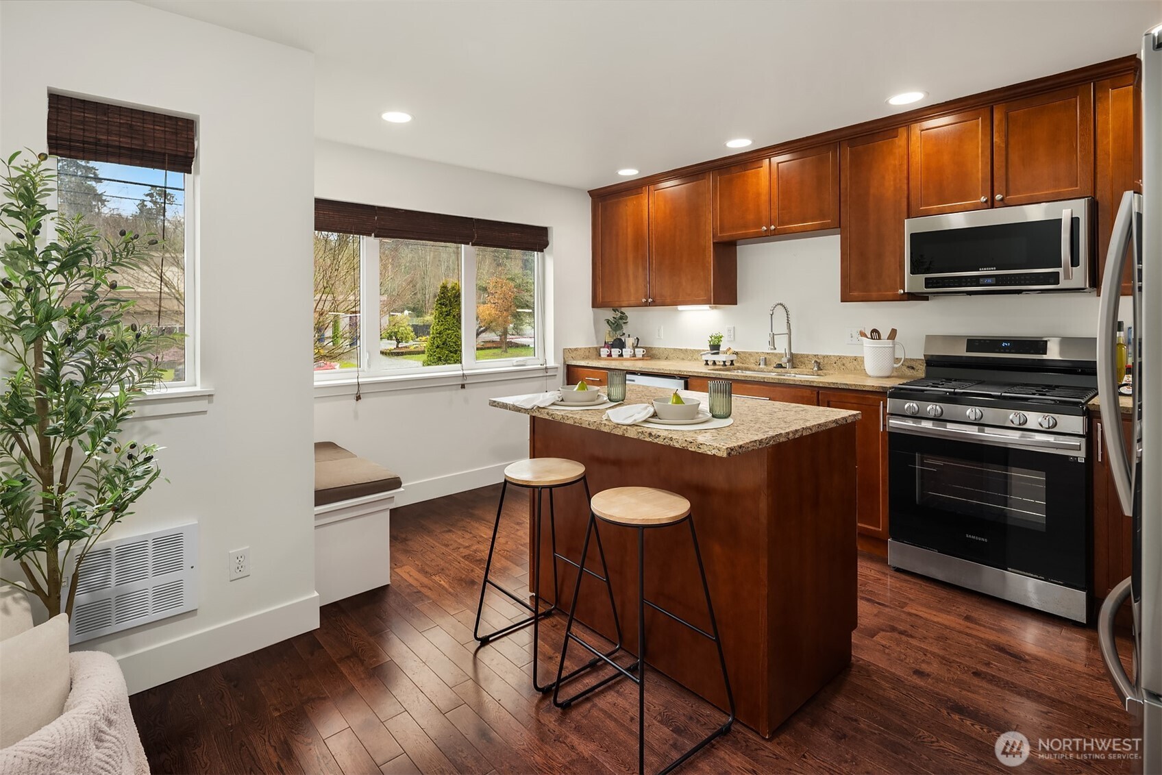 5955 Delridge Way SW