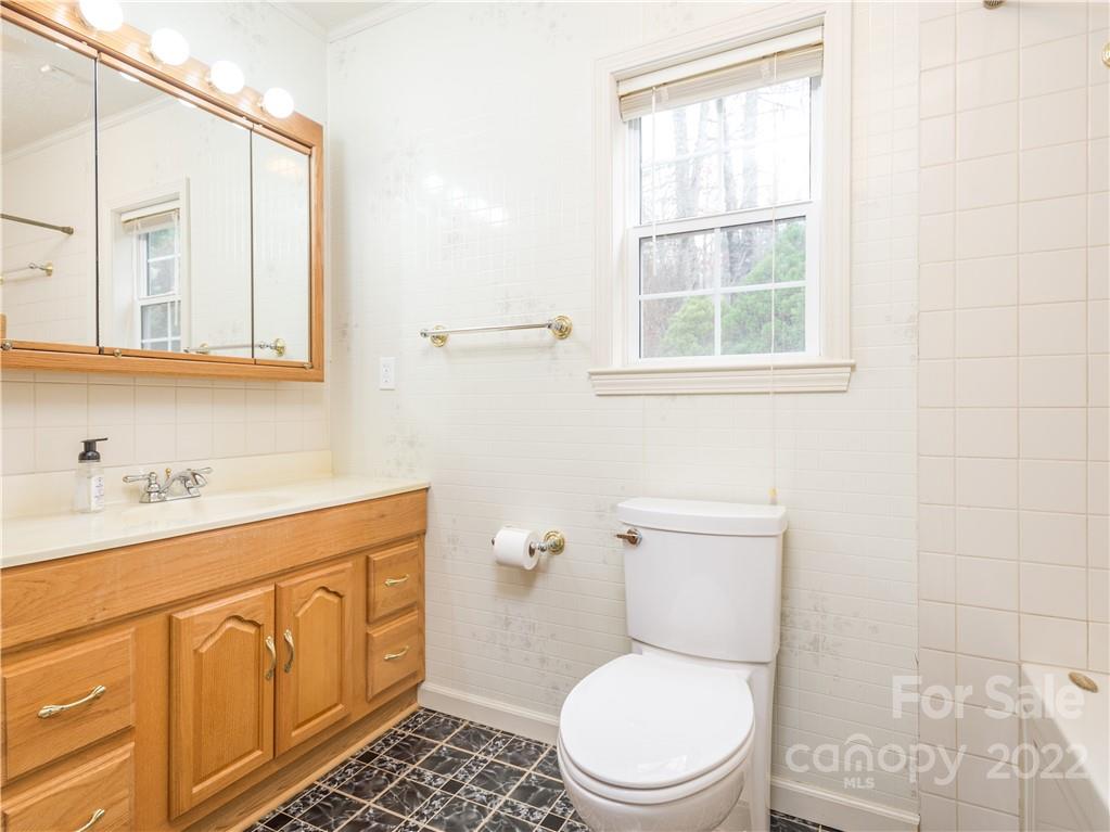 449 Holiday Drive