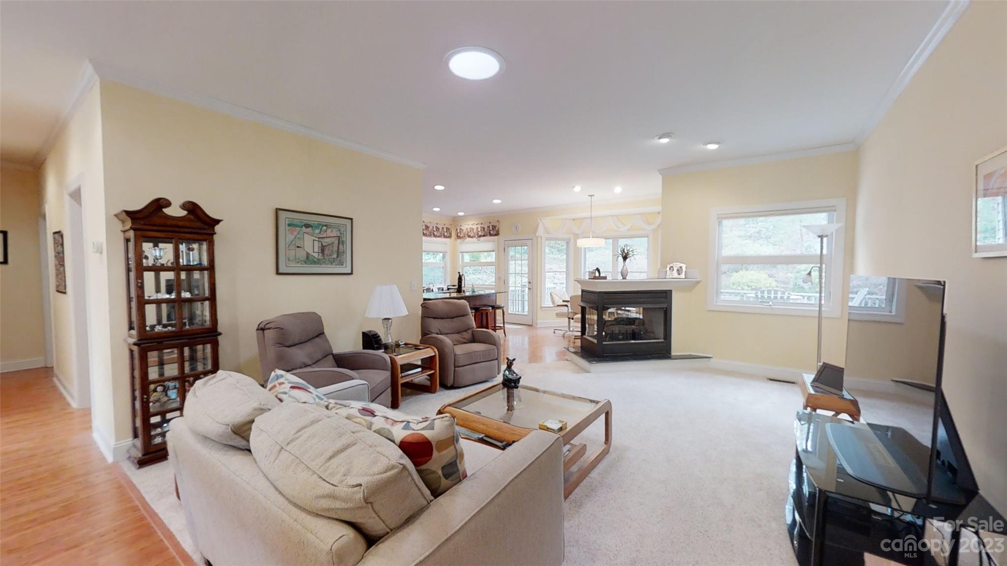 209 Tallyho Lane