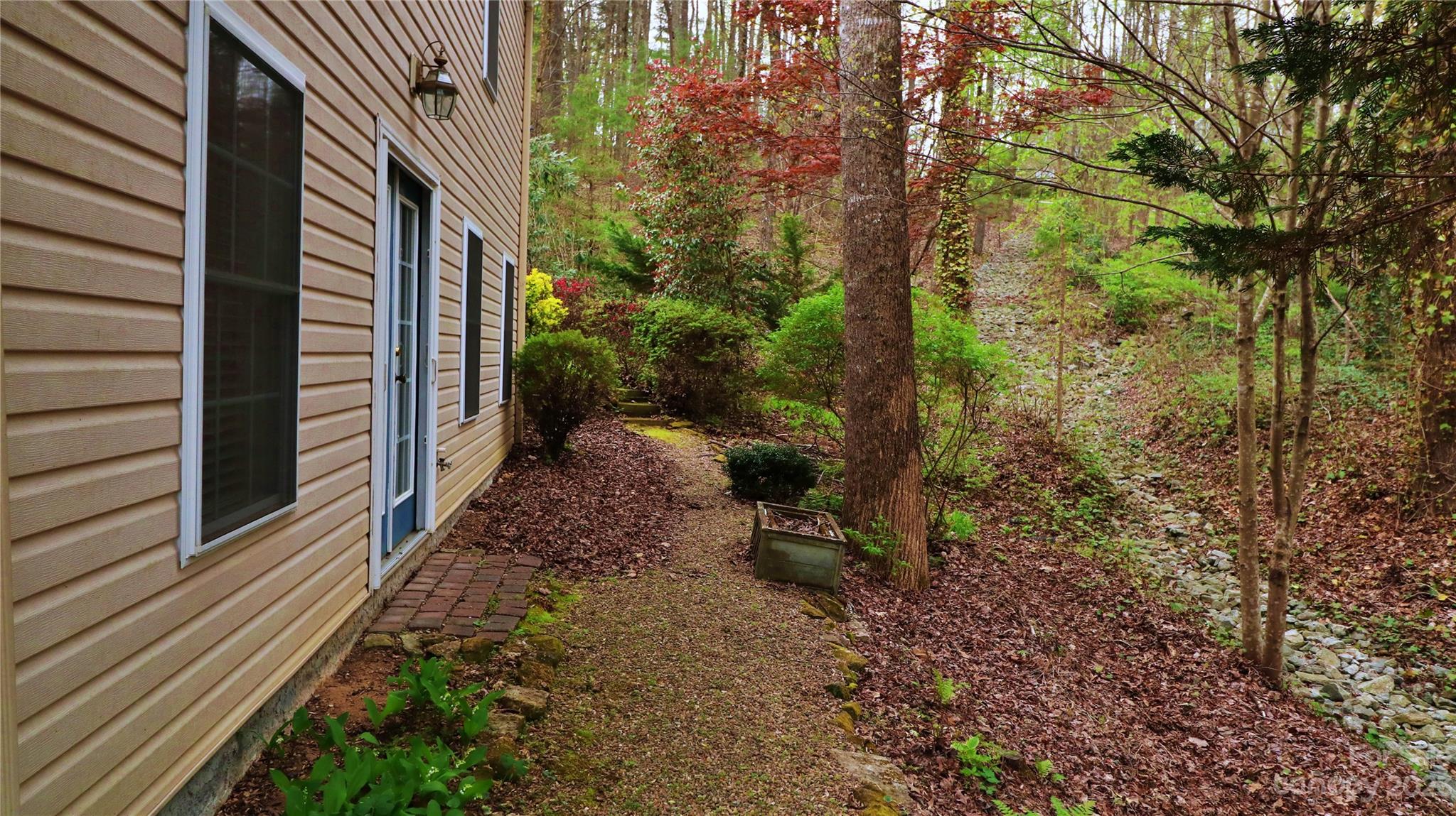 209 Tallyho Lane