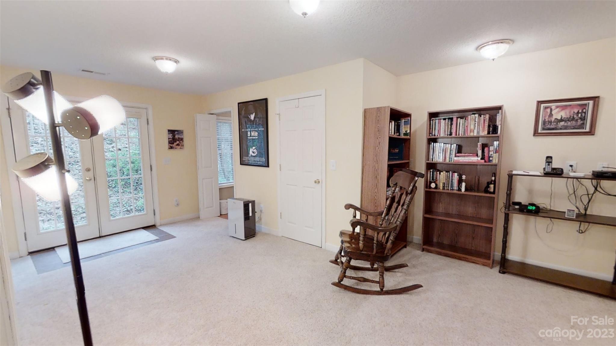 209 Tallyho Lane